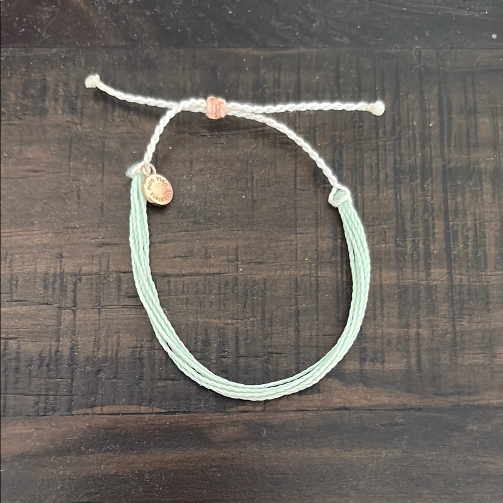 NWOT Pura Vida Mint Green / White String Bracelet